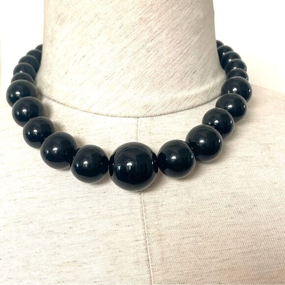 Black beaded necklace - Picture 1 of 8